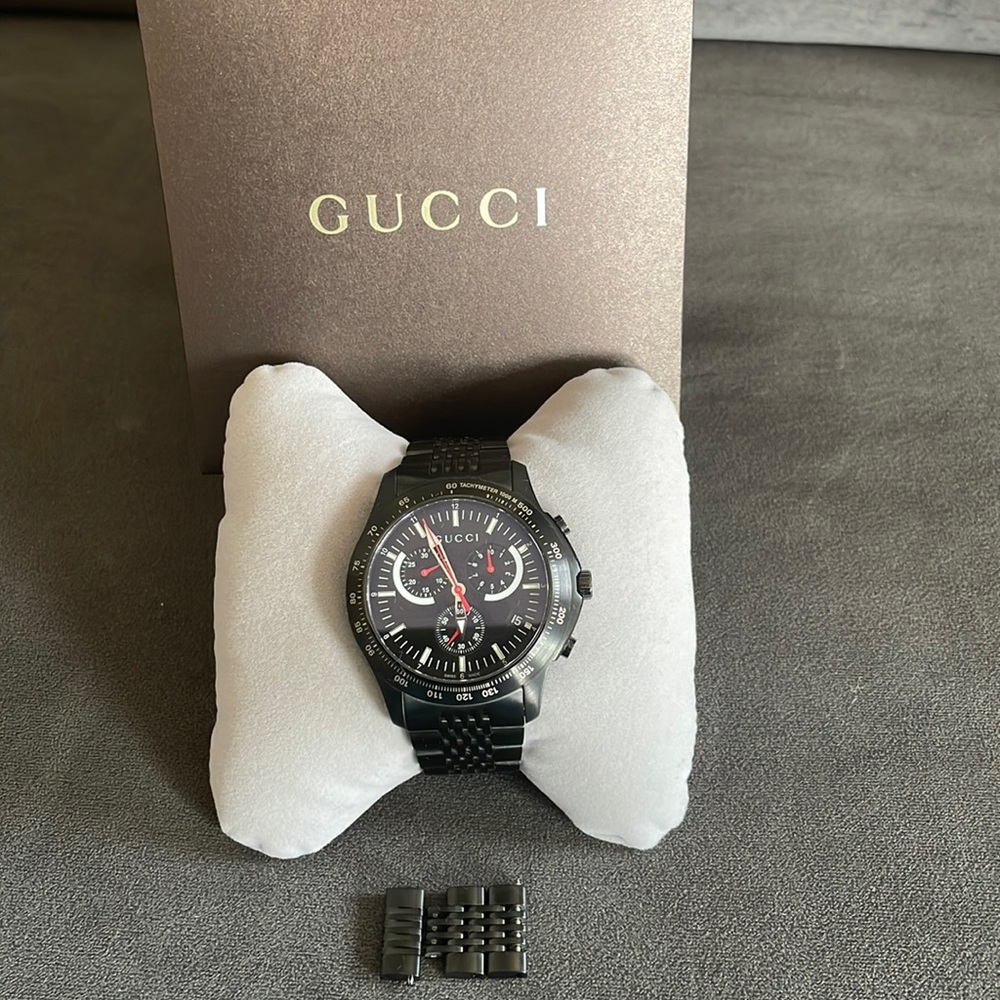 Authentic 💯! Used ! Good condition! Gucci watch